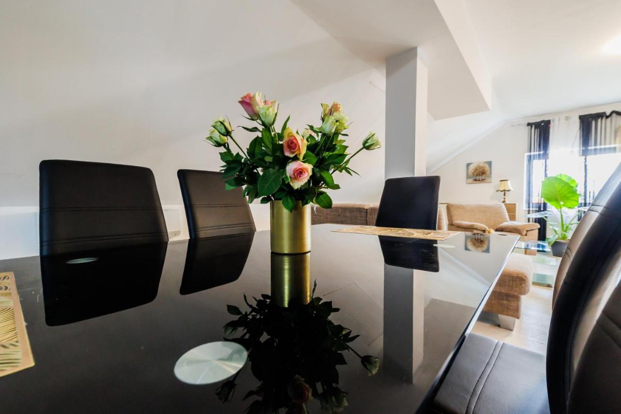 Apartmani Antoneta Kaštela Esterno foto