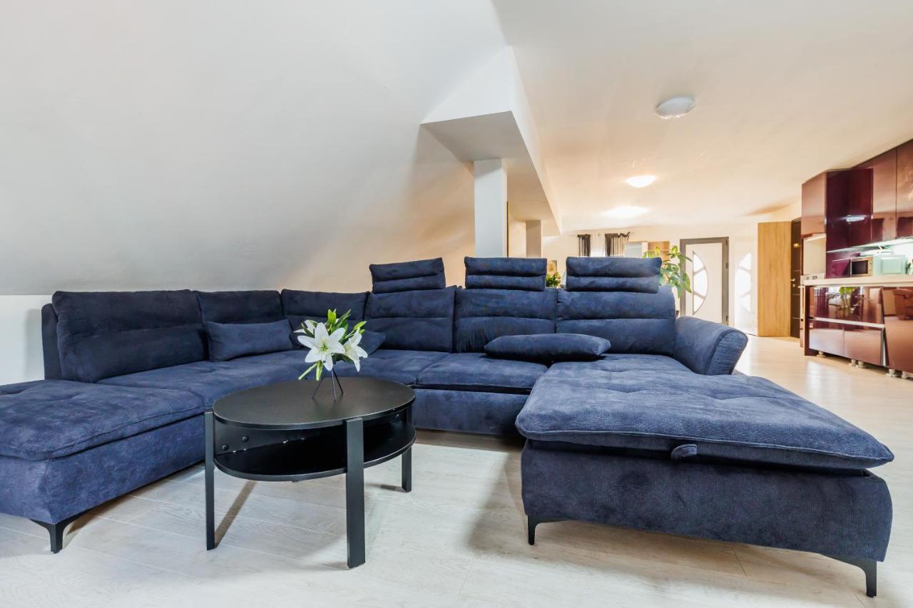 Apartmani Antoneta Kaštela Esterno foto