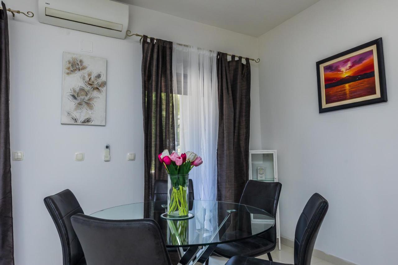 Apartmani Antoneta Kaštela Esterno foto