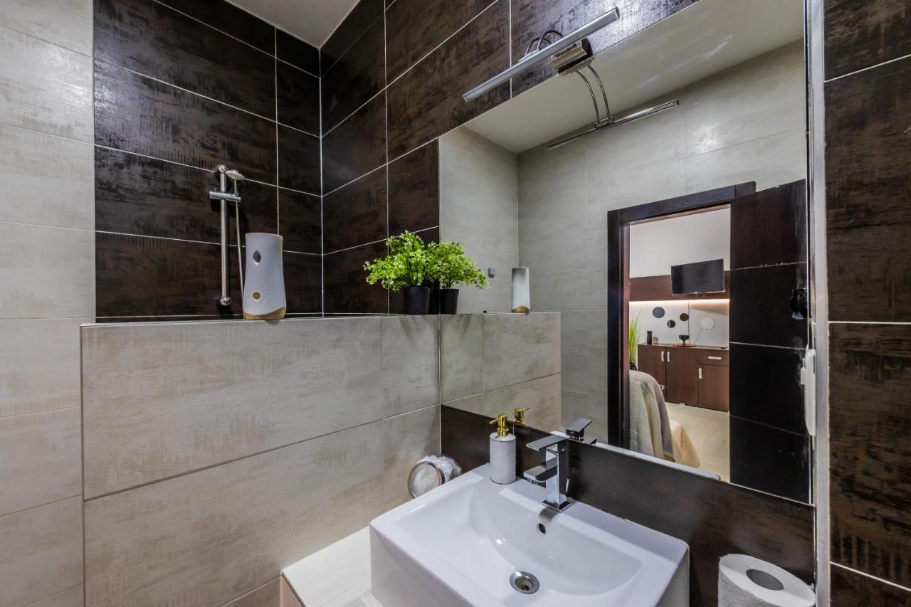 Apartmani Antoneta Kaštela Esterno foto